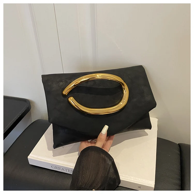 Gefaltete Clutch