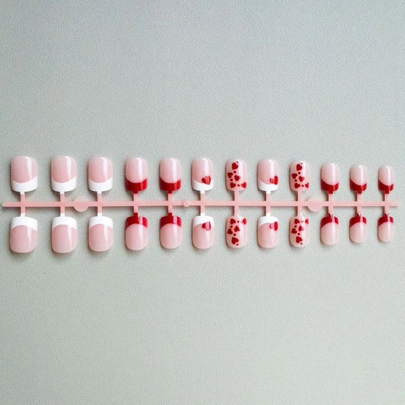 Künstlerisches Herz-Themen Nageldesign-Set