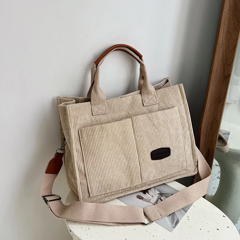 Lässiger strukturierter Schulter Tote