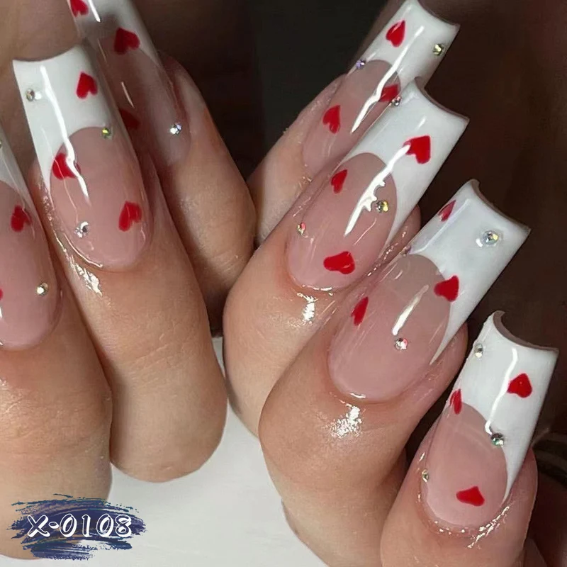 Künstlerisches Herzmotiv Press-On Nagelset