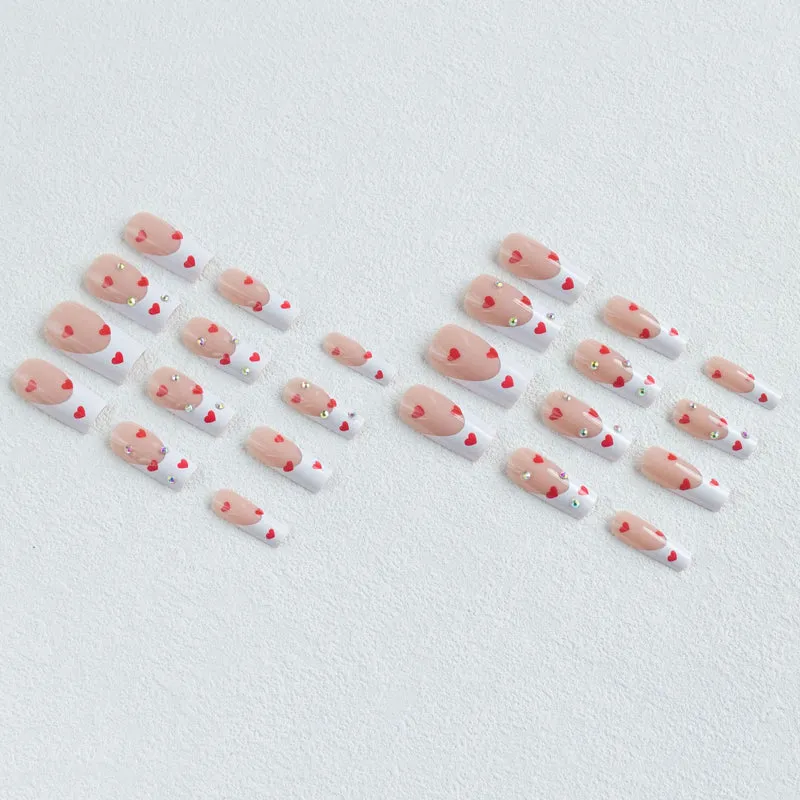 Künstlerisches Herzmotiv Press-On Nagelset