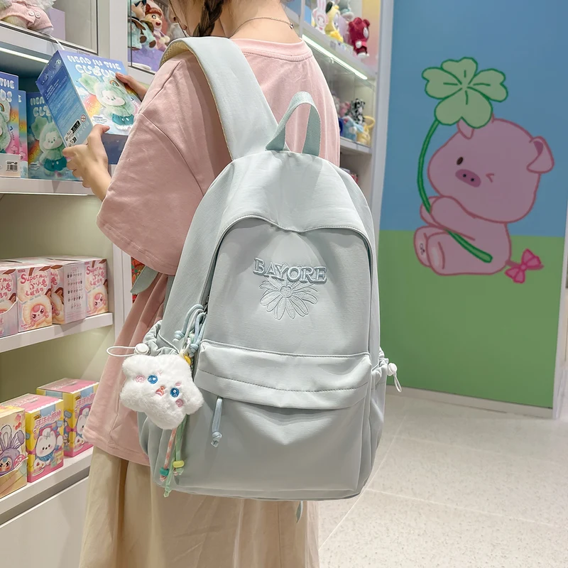 Blumenbestickter Freizeit-Rucksack Karnz