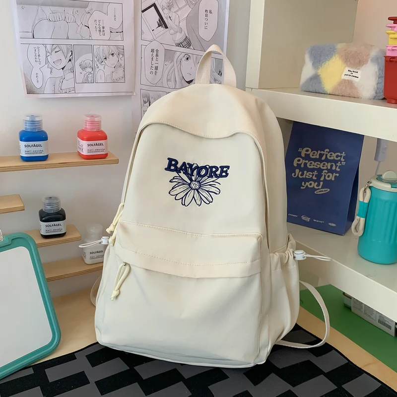 Blumenbestickter Freizeit-Rucksack Karnz