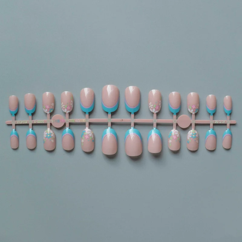 Künstlerisches Floral- und Geometrisches Nagelkunst-Design-Kit