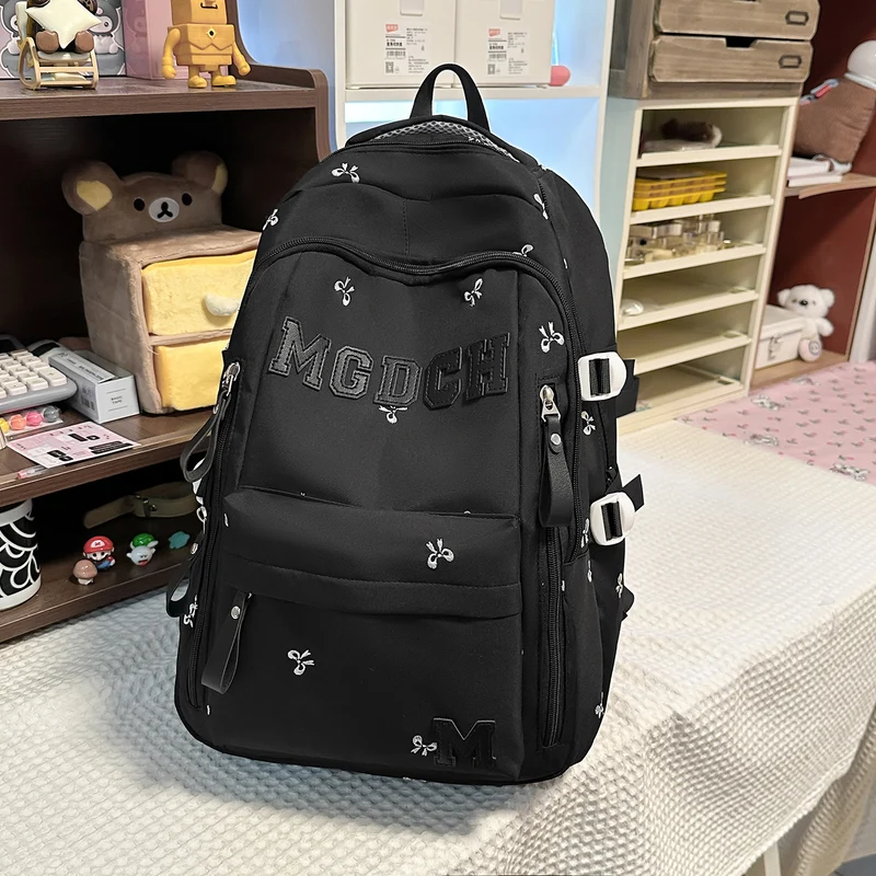 Bestickter Floral-gedruckter Rucksack Karnz