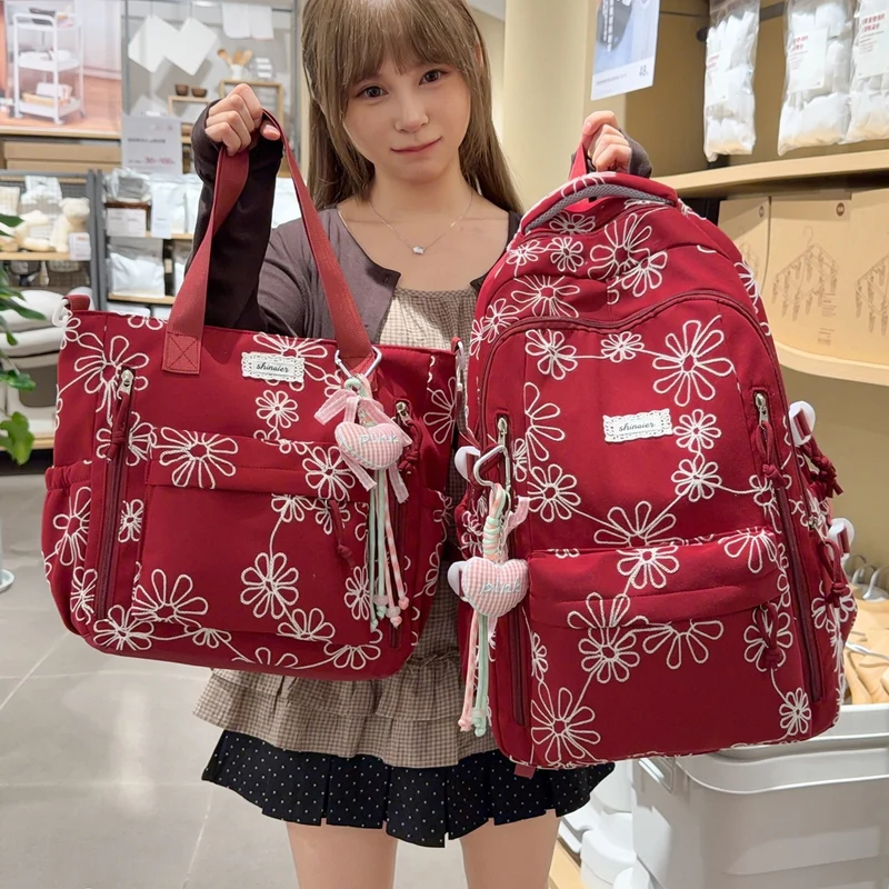 Bestickter Rucksack mit floralem Muster Karnz