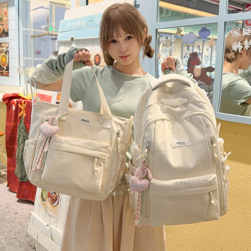 Bestickter Rucksack mit floralem Muster Karnz
