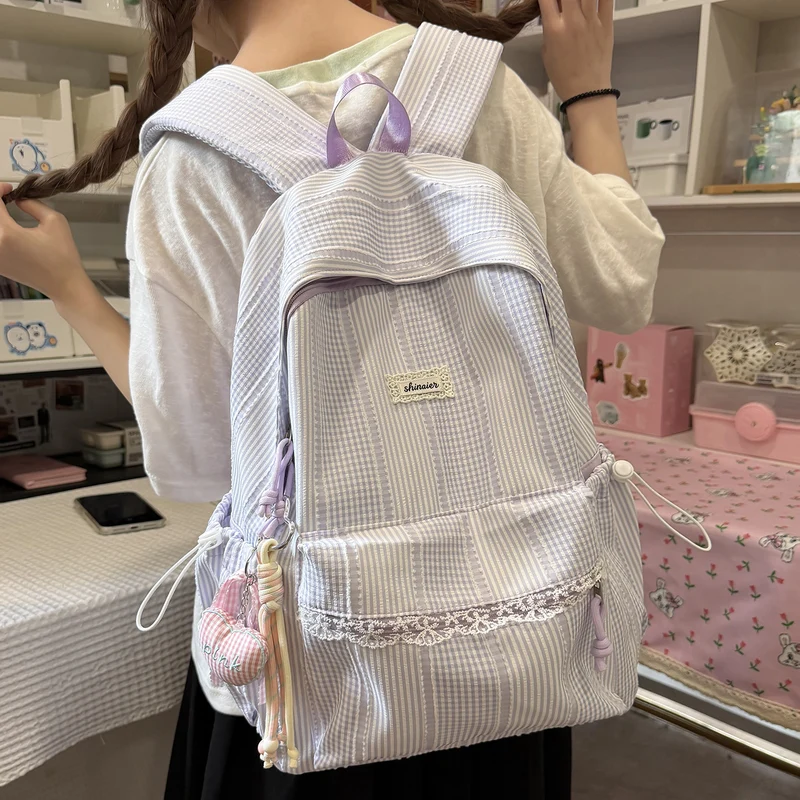 Süßer gestreifter Rucksack Karnz
