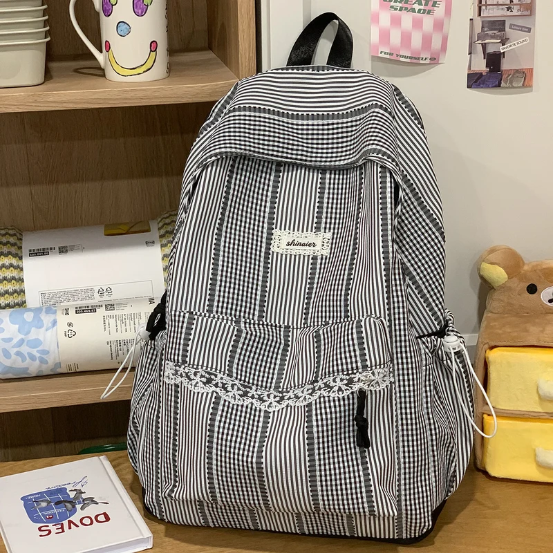 Süßer gestreifter Rucksack Karnz