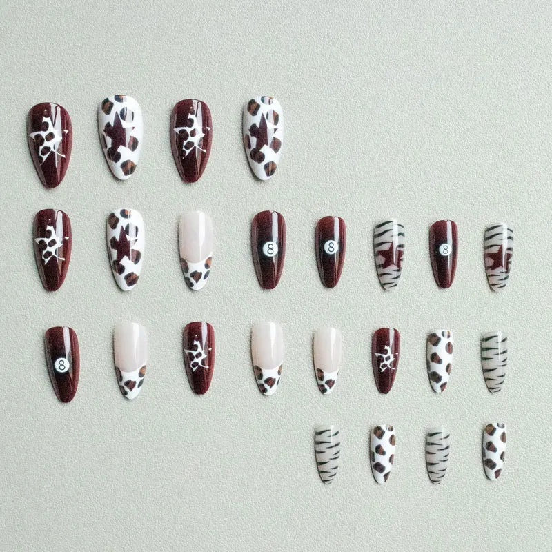 Künstlerisches Tierdruck Nageldesign-Set