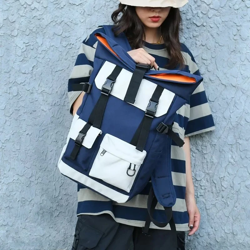 Moderner Rolltop-Rucksack mit multifunktionalen Außentaschen Skanto