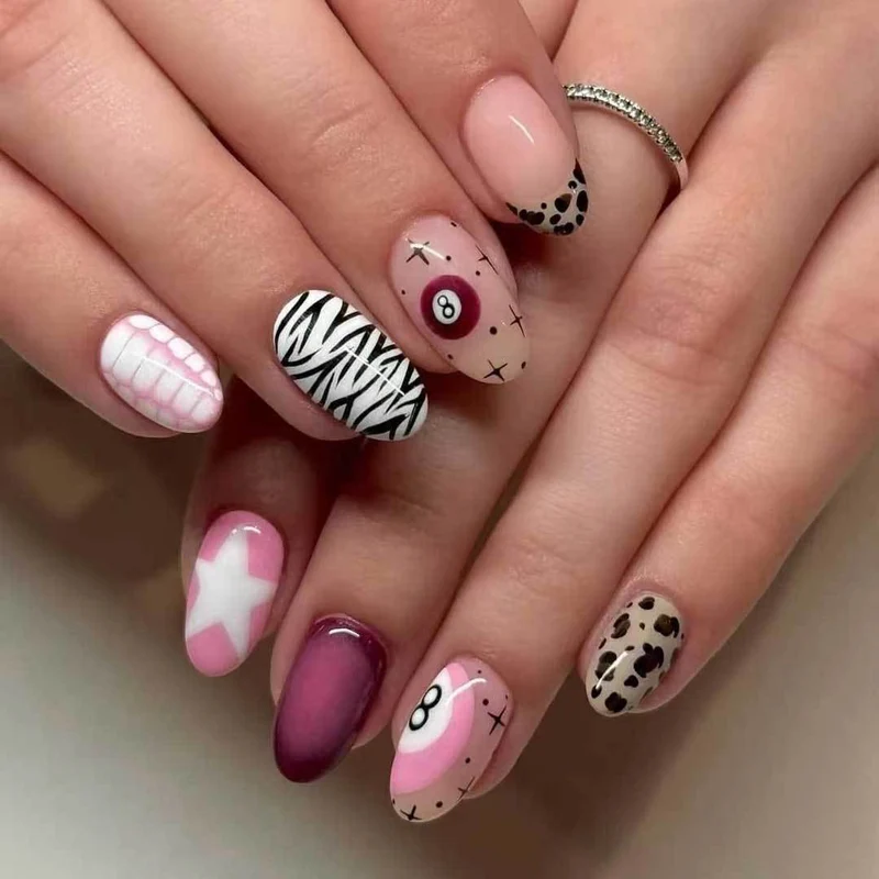 Künstlerische Dekorative Nagelkunst