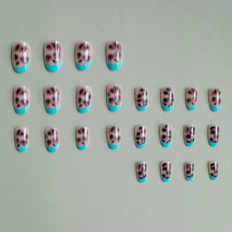Künstlerische Tierdruck-Nagelkunst