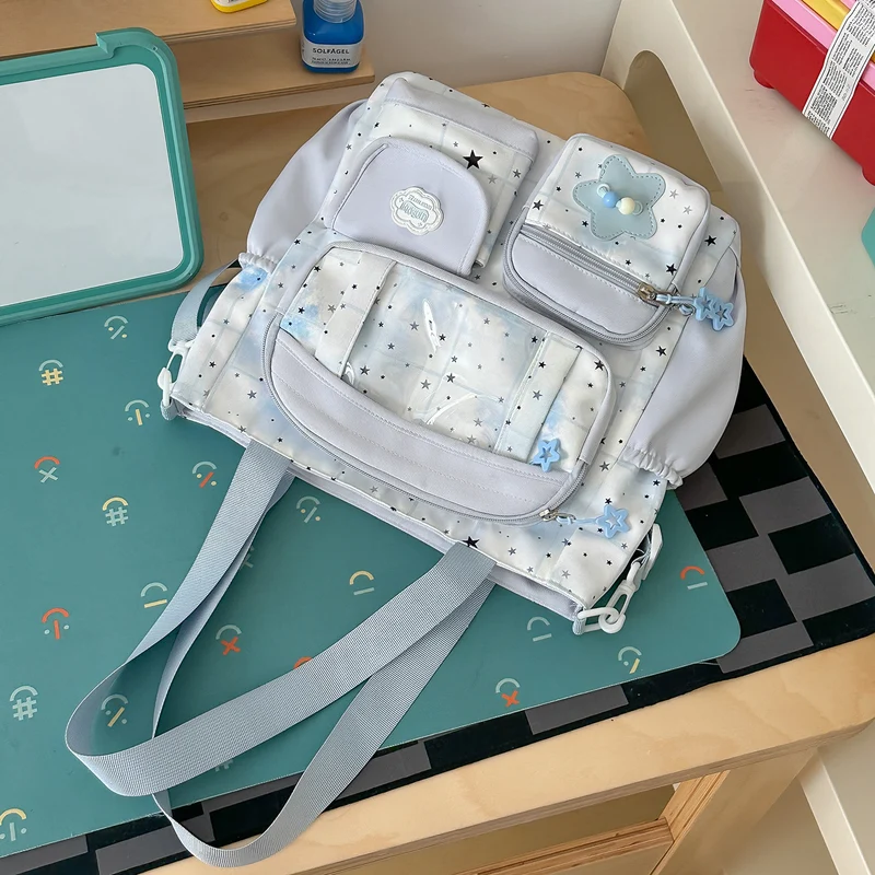Süßer illustrierter Charakter-Rucksack Karnz