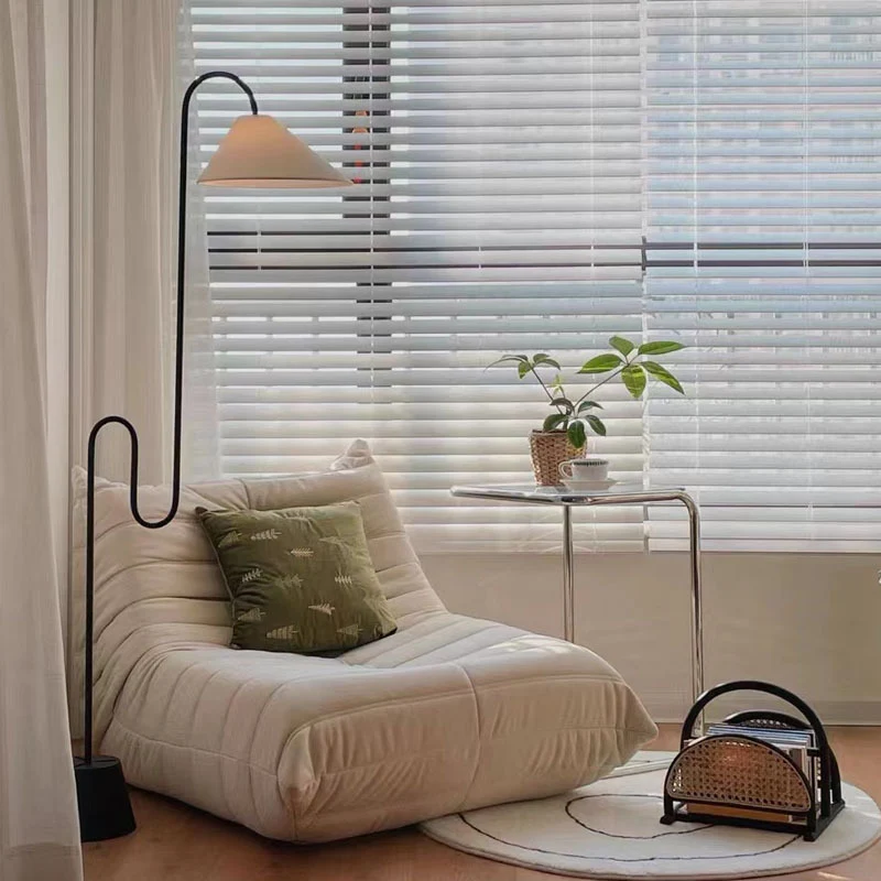 Moderne Curve Stehlampe