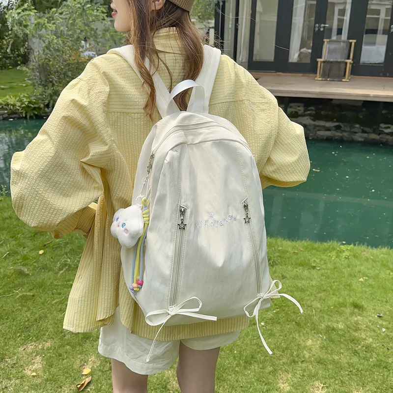 Süßer Plüsch-Rucksack im Charakterdesign Karnz