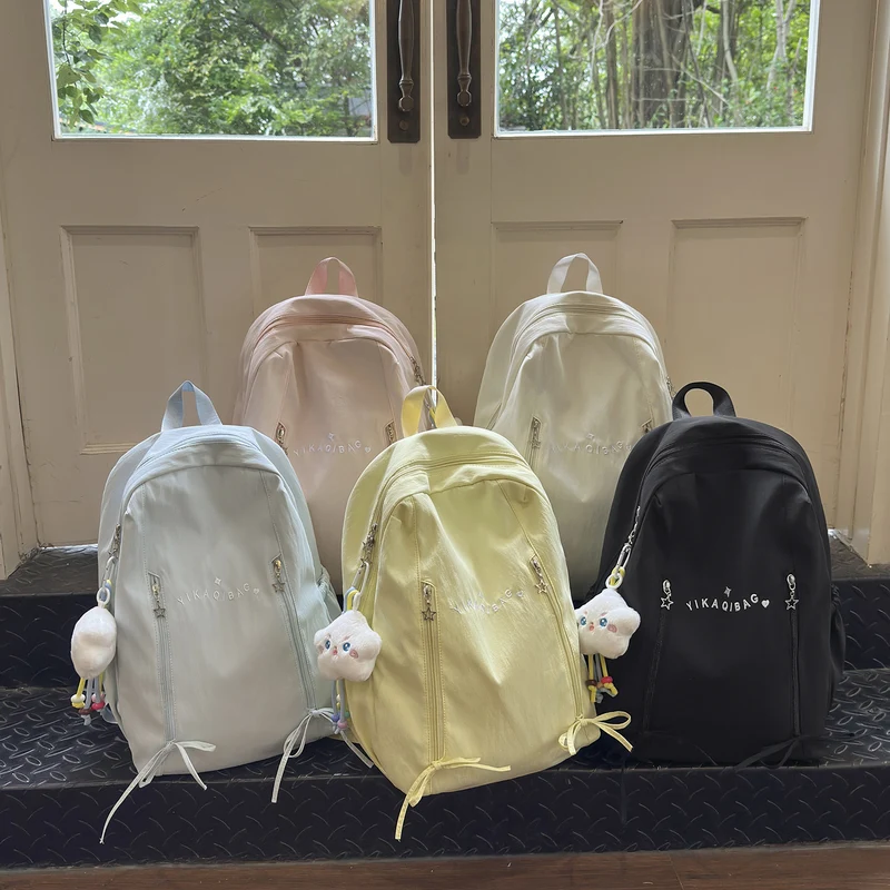 Süßer Plüsch-Rucksack im Charakterdesign Karnz