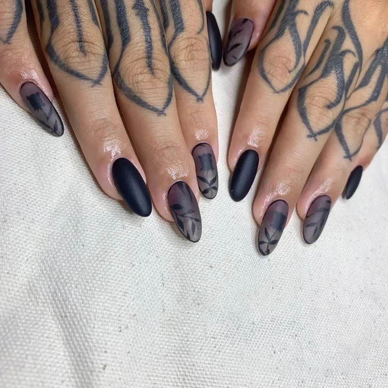 Künstlerisches, blumeninspiriertes Nagelkunst-Set
