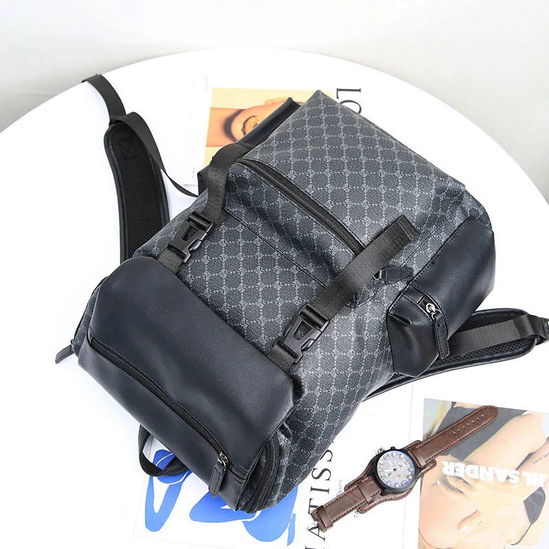 Moderner Rucksack mit erweiterbaren Taschen Skanto