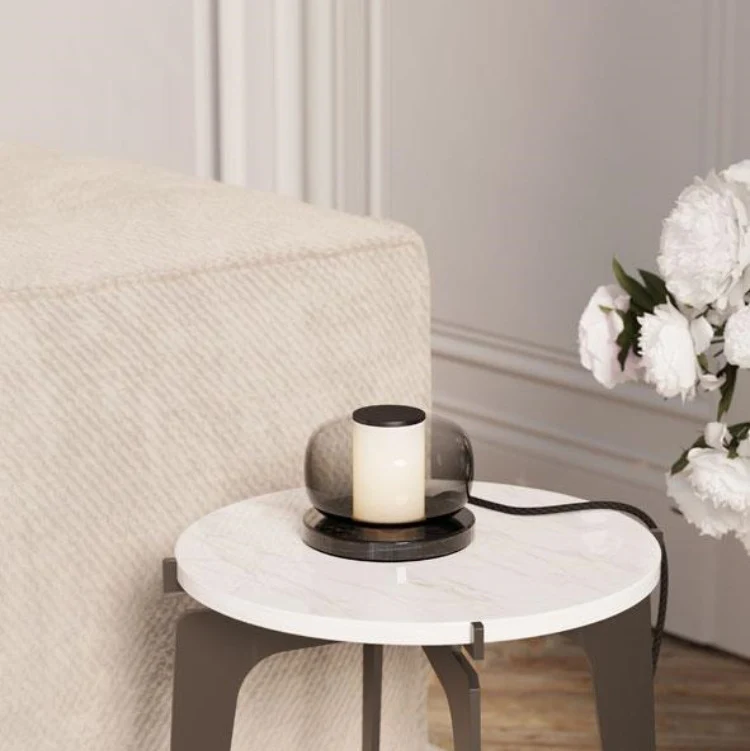 Moderne Glas- und Marmor-Tischlampe