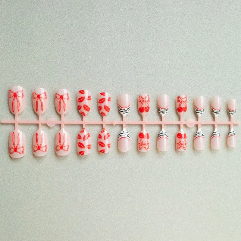 Künstlerisches Schleifen- und Kuss-Nagelkunst-Set