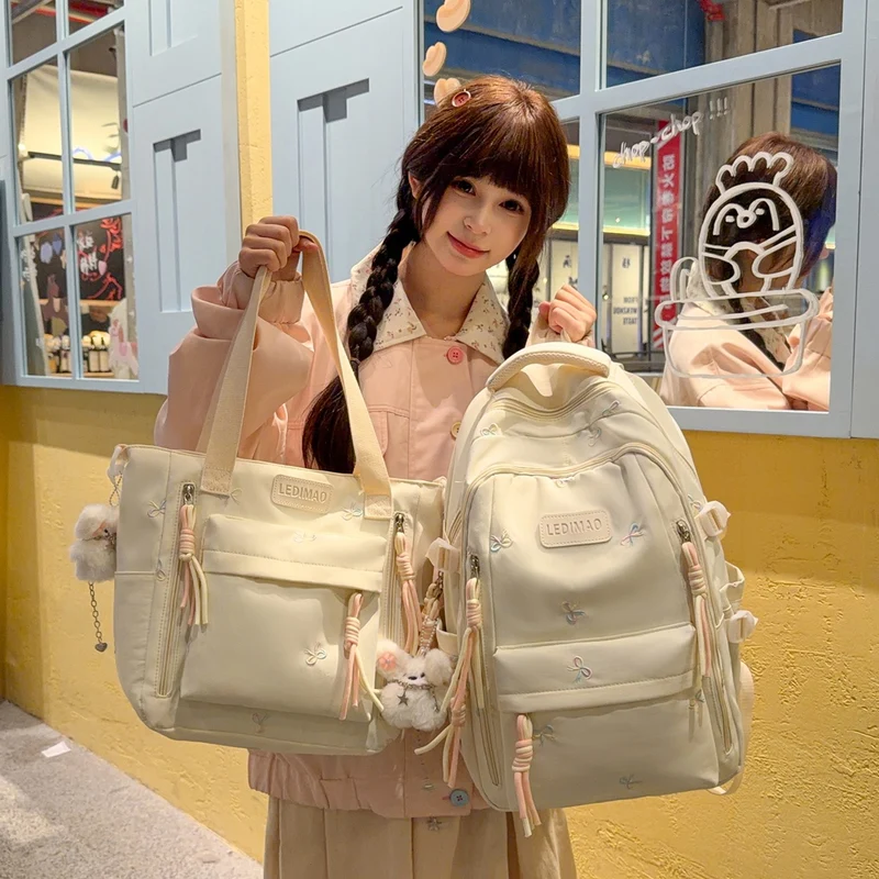 Bestickter Multifunktionaler Rucksack Karnz