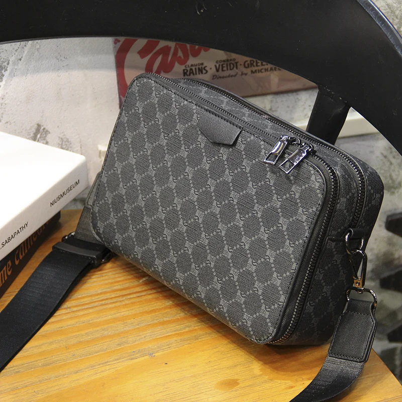 Moderne Crossbody-Tasche mit strukturierter Oberfläche Skanto