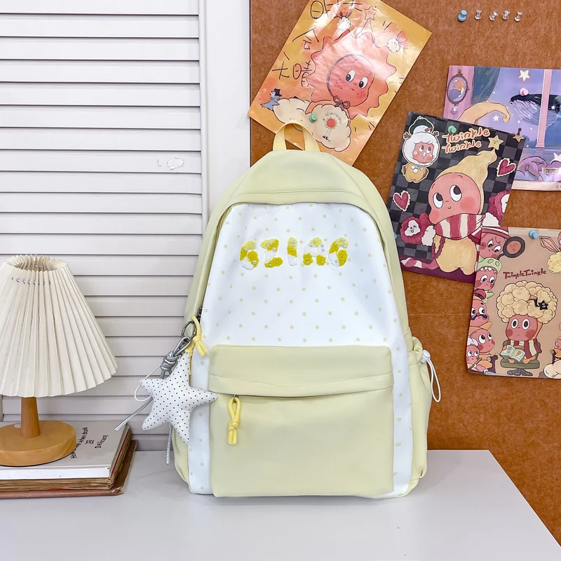 Niedlicher Rucksack mit Punktmuster Karnz