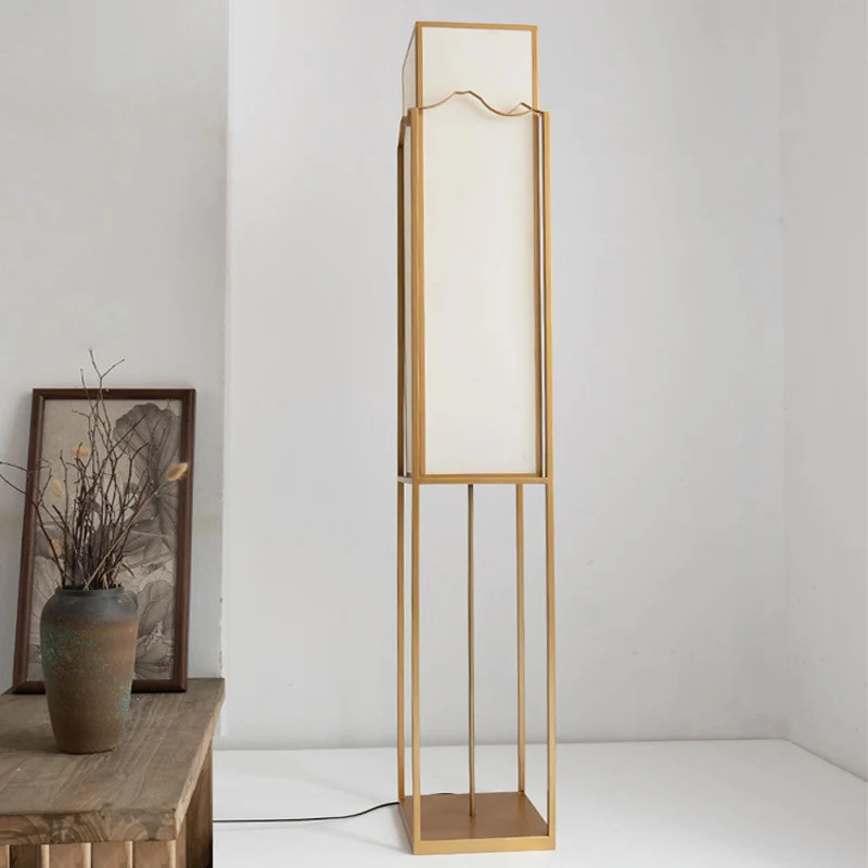 Elegante Slim Stehlampe