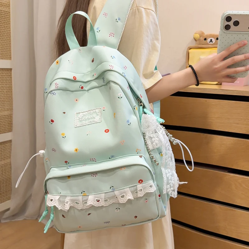 Dekorative mit Blumen verzierte Rucksack Karnz