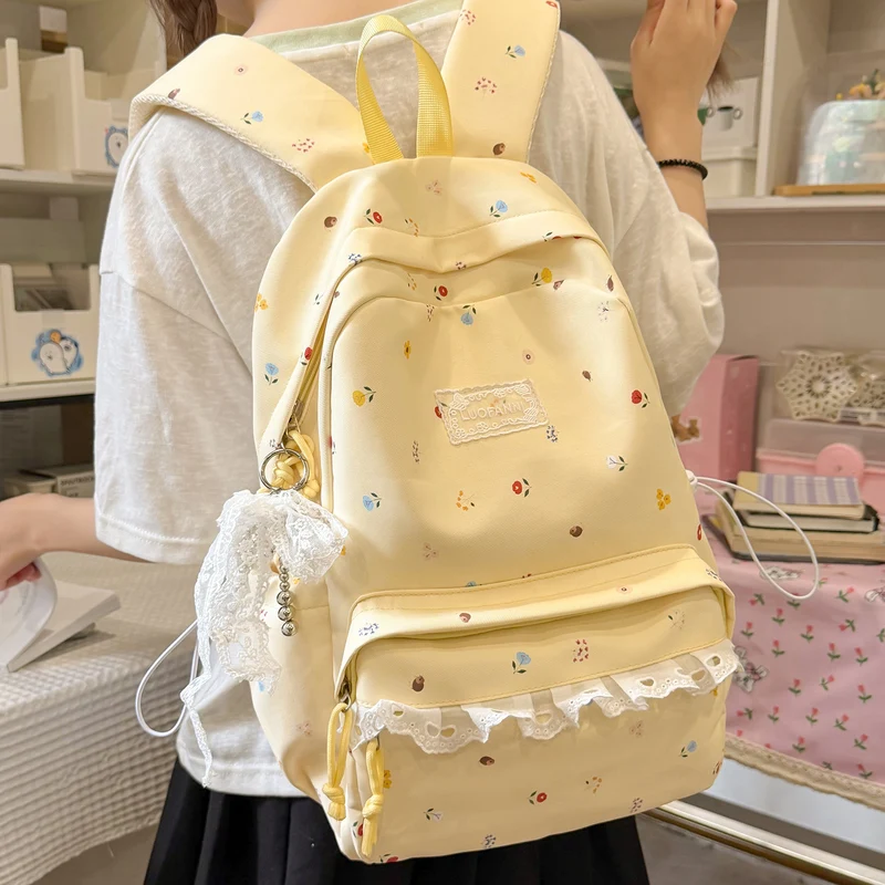 Dekorative mit Blumen verzierte Rucksack Karnz