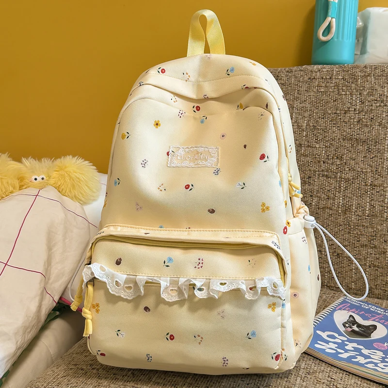 Dekorative mit Blumen verzierte Rucksack Karnz