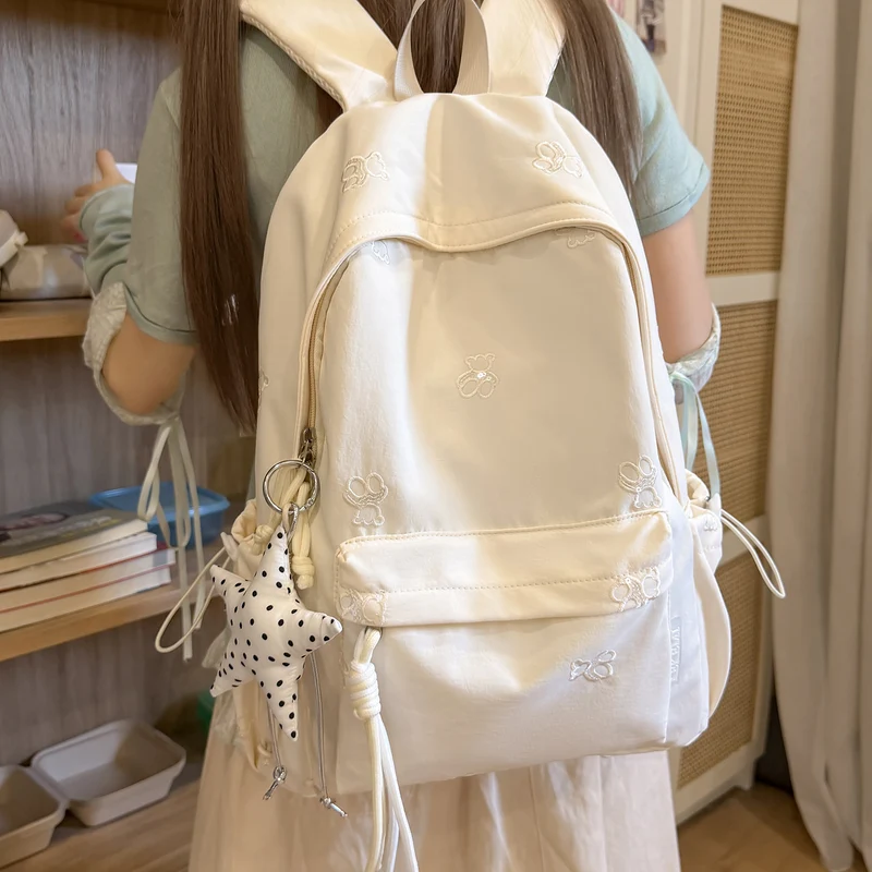 Dekorativer bestickter Rucksack Karnz