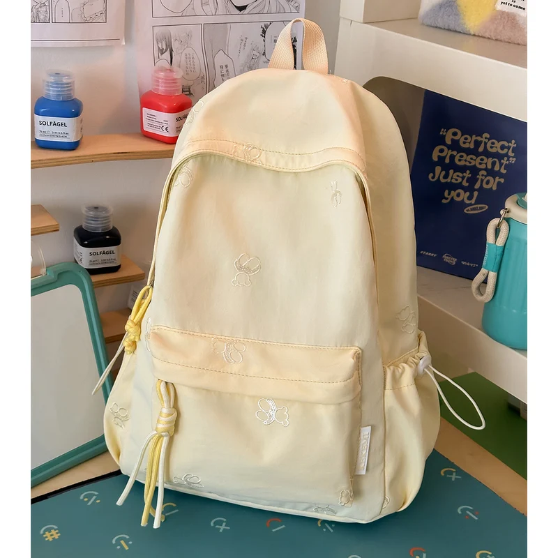 Dekorativer bestickter Rucksack Karnz