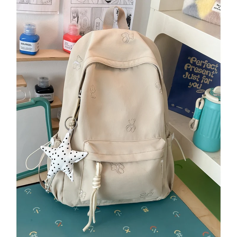 Dekorativer bestickter Rucksack Karnz