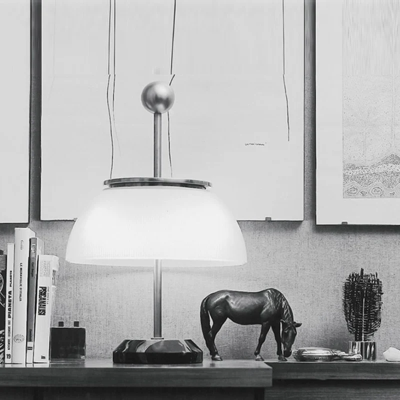 Elegante gefaltete Schirm Tischlampe