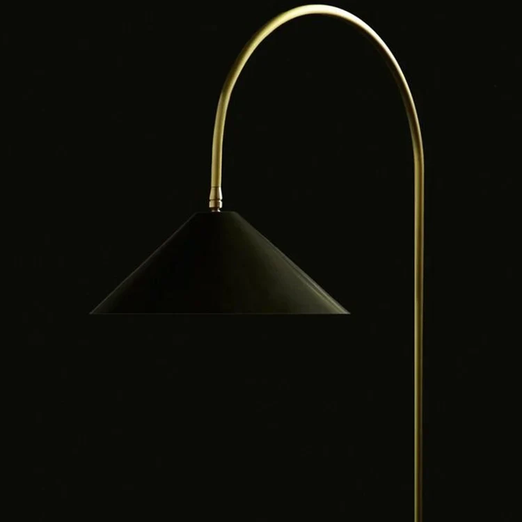Moderne Bogen-Stehlampe mit einzigartigem Lampenschirm-Design