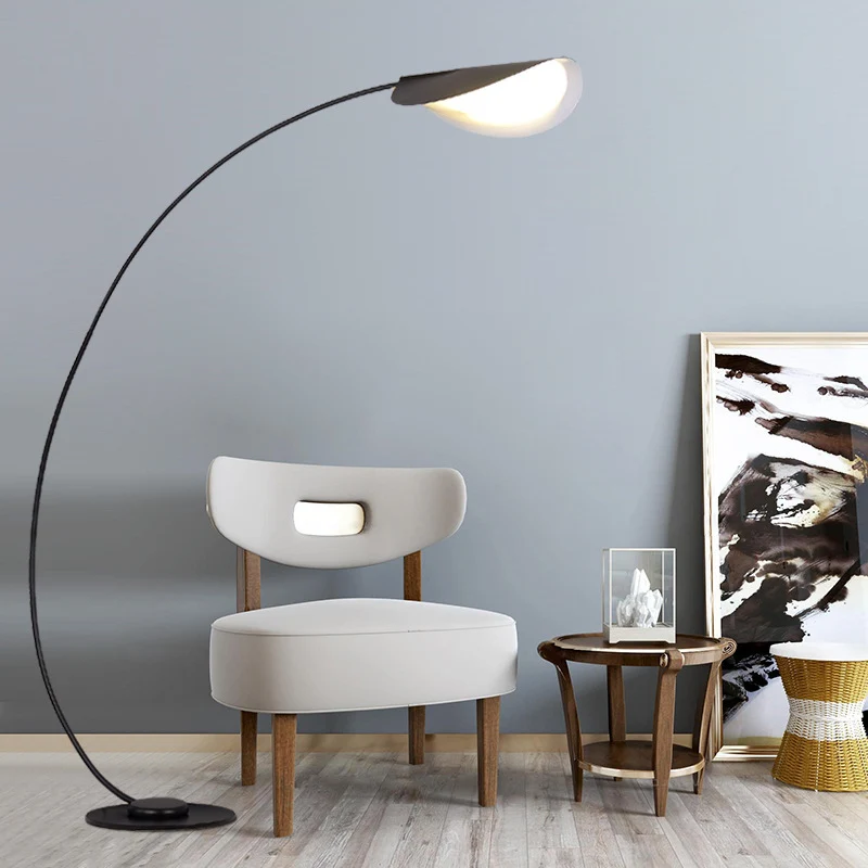 Moderne Bogen-LED-Stehlampe mit einstellbarer Helligkeit