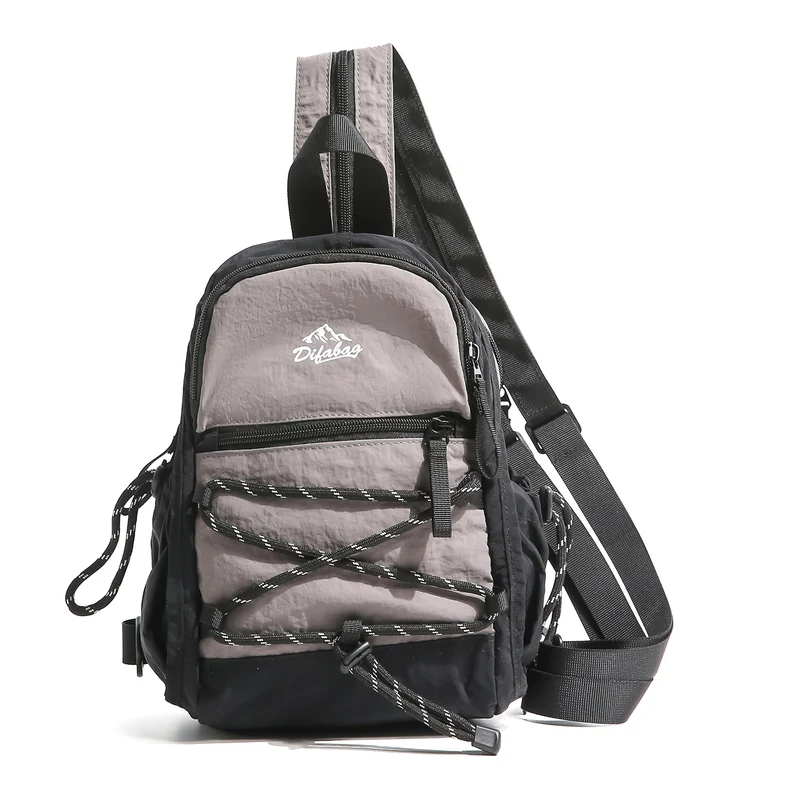 Kompakte Sling-Rucksack Karnz
