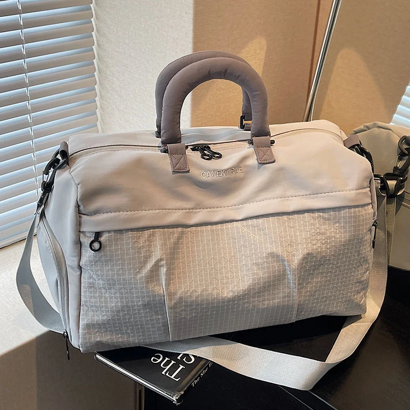 Sportliche Reisetasche mit mehreren Fächern Skanto