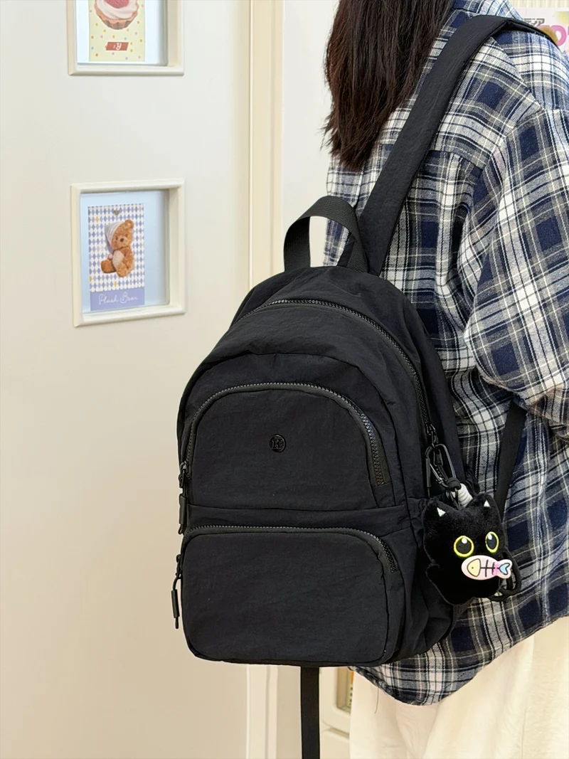 Kompakter Mehrfach-Taschen-Rucksack Karnz