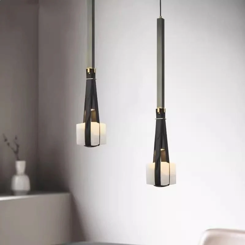 Moderne verstellbare Pendelleuchte