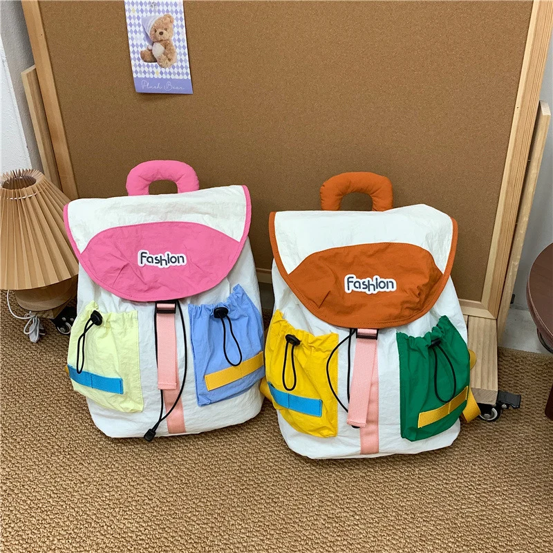 Farbenfroher Mehrfachfächerrucksack Karnz