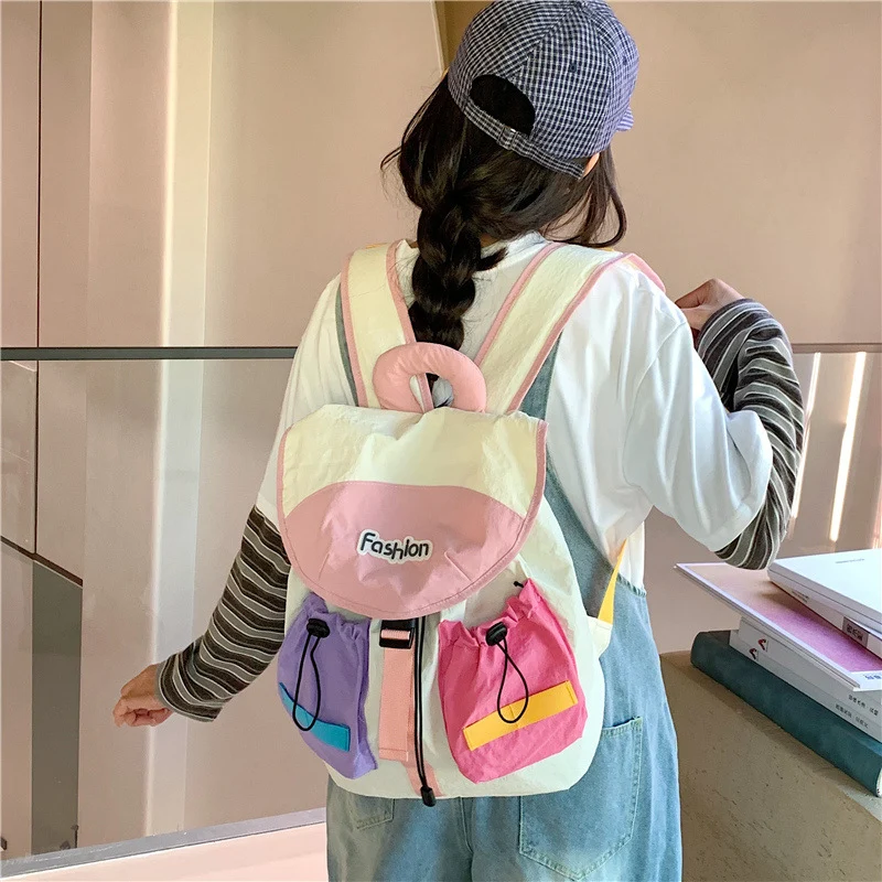Farbenfroher Mehrfachfächerrucksack Karnz