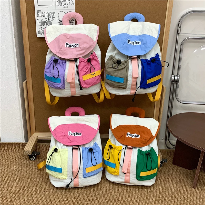 Farbenfroher Mehrfachfächerrucksack Karnz