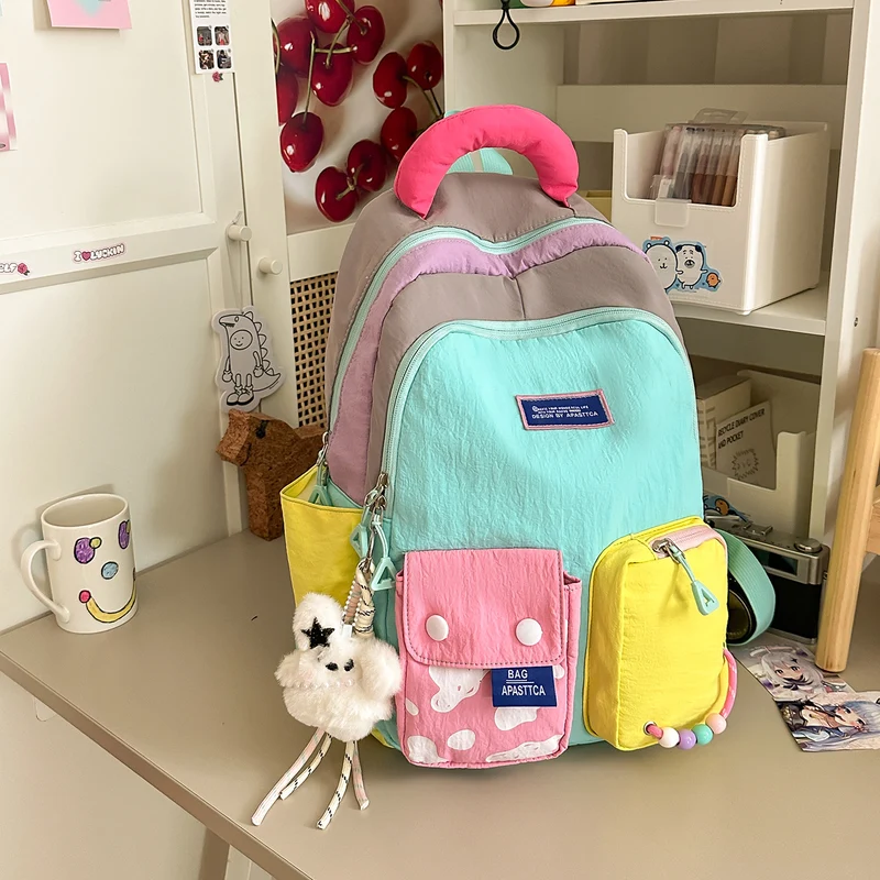 Bunter Mehrfach-Taschen Rucksack Karnz
