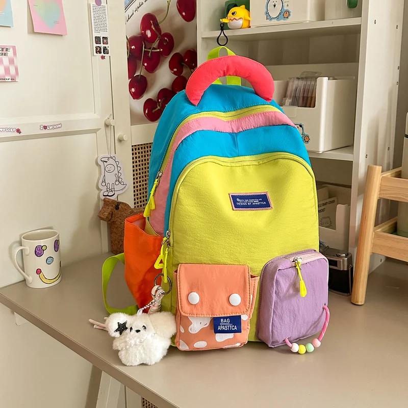 Bunter Mehrfach-Taschen Rucksack Karnz