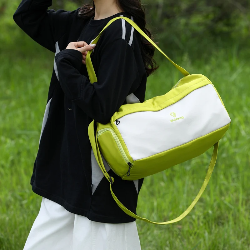 Sportliche Umhängetasche mit mehreren Taschen Skanto