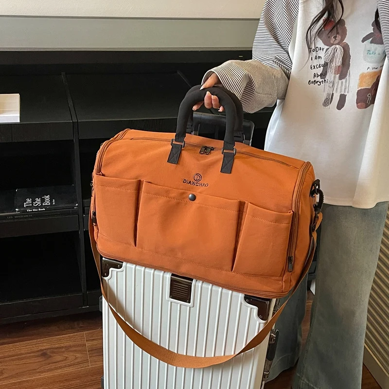 Sportliche Reisetasche mit multifunktionalen Eigenschaften Skanto