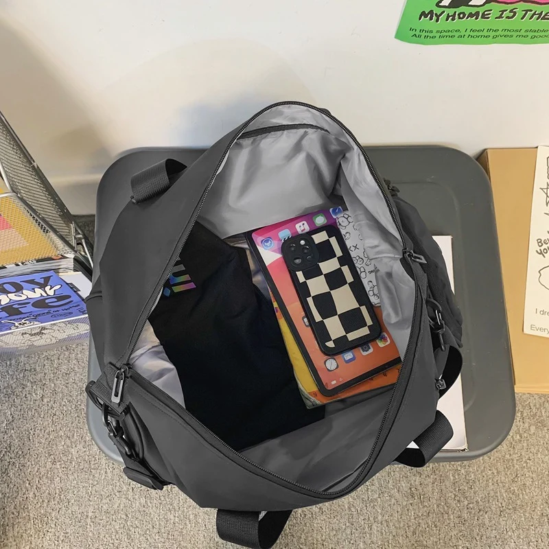 Sportliche Reisetasche im modernen Design Skanto